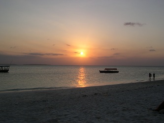 spettacolare tramonto a zanzibar